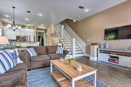 Breezy townhome Steps to miramar Beach Destin