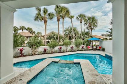 Beaches Be Sippin by Five Star Properties Destin