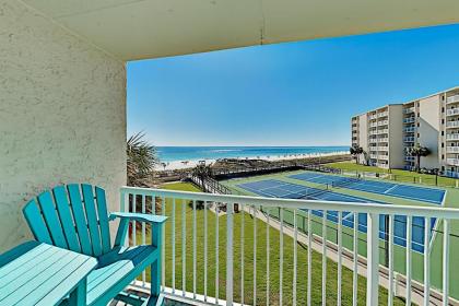 Beachfront Resort - Gulf-Front View Balcony & Pool condo