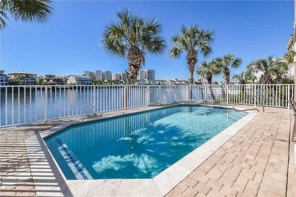 Bella Luna by Compass Resorts - main image