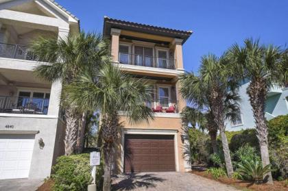 Beach Daze by Five Star Properties