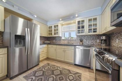 Dolphin Cove by Bliss Beach Rentals - image 13