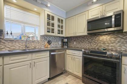 Dolphin Cove by Bliss Beach Rentals - image 15