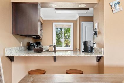 Unit 208 - East Gulf Front Gold Condo! Beach View 2nd Floor Accessibility! - image 9