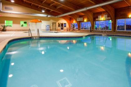 Holiday Inn Detroit Lakes an IHG Hotel - image 13