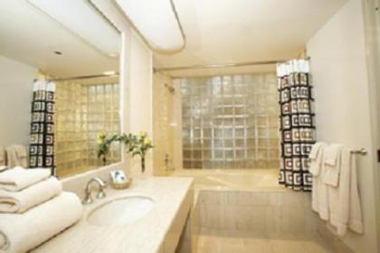 Atheneum Suite Hotel - image 2