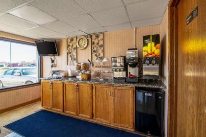Rodeway Inn - image 12