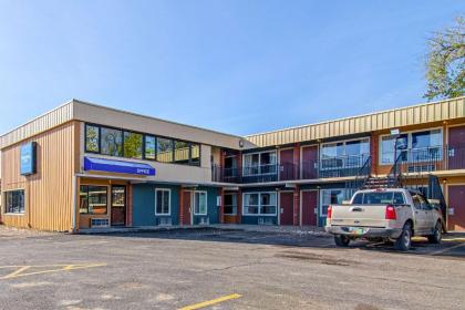 Rodeway Inn - image 8