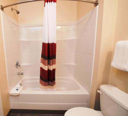 Red Roof Inn & Suites Dickinson - image 4