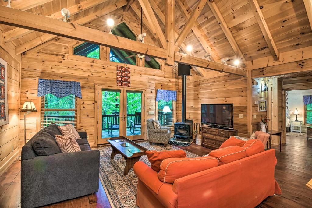 Spacious Pet-Friendly Cabin in Sky Valley! - main image
