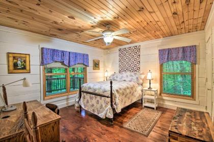 Spacious Pet-Friendly Cabin in Sky Valley! - image 15
