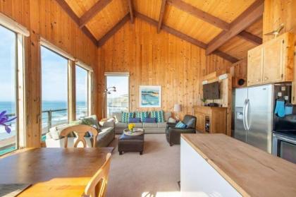Breaking Waves! On the Bluff! AMAZING VIEWS!! BBQ! Fast WiFi! Walk to Beach!!! - image 15