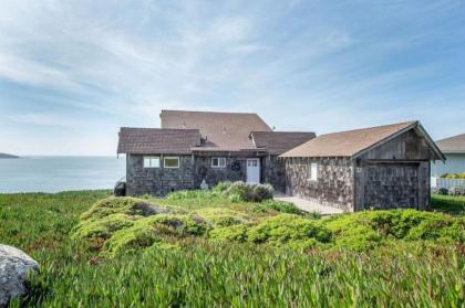 Breaking Waves! On the Bluff! AMAZING VIEWS!! BBQ! Fast WiFi! Walk to Beach!!! - image 3