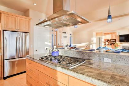 Sea Glass! AMAZING VIEWS!!!! On the Bluff! Walk to Beach! Hot Tub!! BBQ! Fast WiFi! A Dillon Beach Jewel!!! - image 13