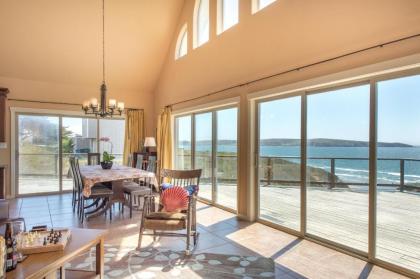 Tide Pool! PERFECT Location! AMAZING views! Short Walk to Beach! Hot Tub!! Game Room!! BBQ!! Fast WiFi!! Dog Friendly! - image 10