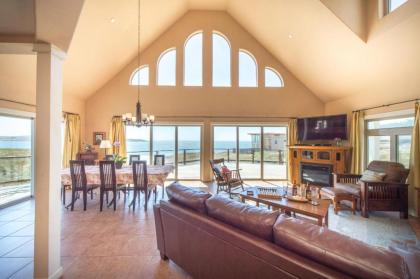 Tide Pool! PERFECT Location! AMAZING views! Short Walk to Beach! Hot Tub!! Game Room!! BBQ!! Fast WiFi!! Dog Friendly! - image 11