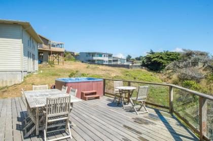 Tide Pool! PERFECT Location! AMAZING views! Short Walk to Beach! Hot Tub!! Game Room!! BBQ!! Fast WiFi!! Dog Friendly! - image 7