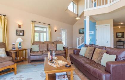 Tide Pool! PERFECT Location! AMAZING views! Short Walk to Beach! Hot Tub!! Game Room!! BBQ!! Fast WiFi!! Dog Friendly! - image 9