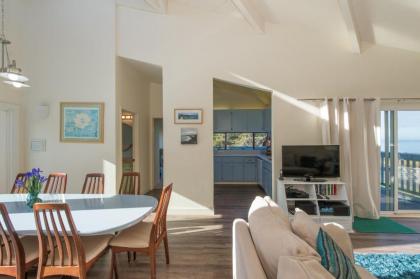 Knot-a-Care! Hot Tub!! Walk to Beach!! BBQ! Fast WiFi!! - image 10
