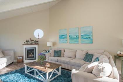 Knot-a-Care! Hot Tub!! Walk to Beach!! BBQ! Fast WiFi!! - image 8