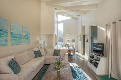 Knot-a-Care! Hot Tub!! Walk to Beach!! BBQ! Fast WiFi!! - image 9