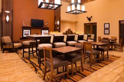 Hampton Inn & Suites Silverthorne - image 3