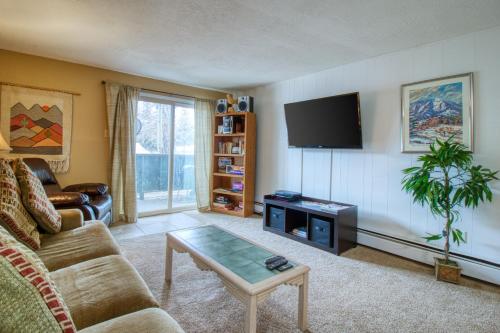 Debbie's Den - main image