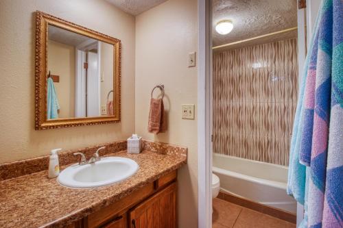 Debbie's Den - image 3