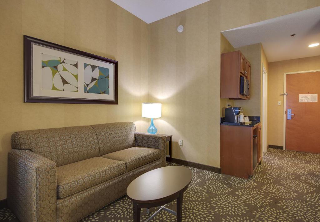 Holiday Inn Express & Suites Sylva / Dillsboro an IHG Hotel - image 4