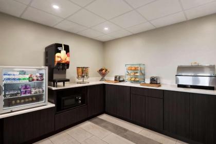 AmericInn by Wyndham Dodgeville - image 12