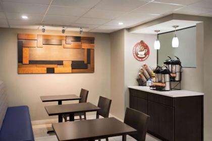 AmericInn by Wyndham Dodgeville - image 7