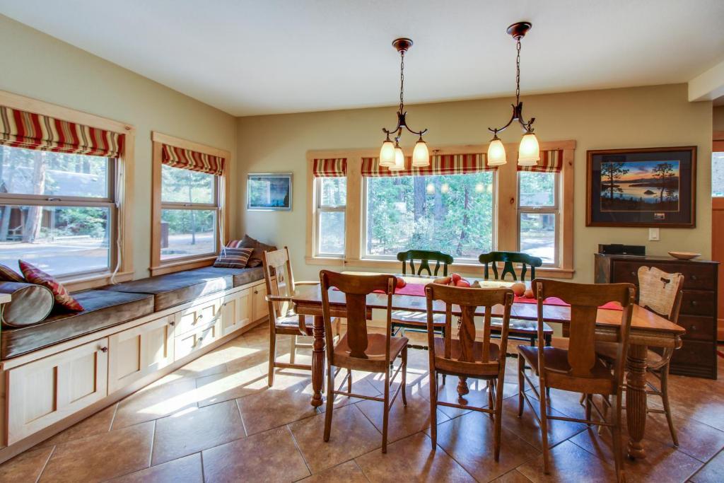 Bristlecone Beach Retreat - image 7