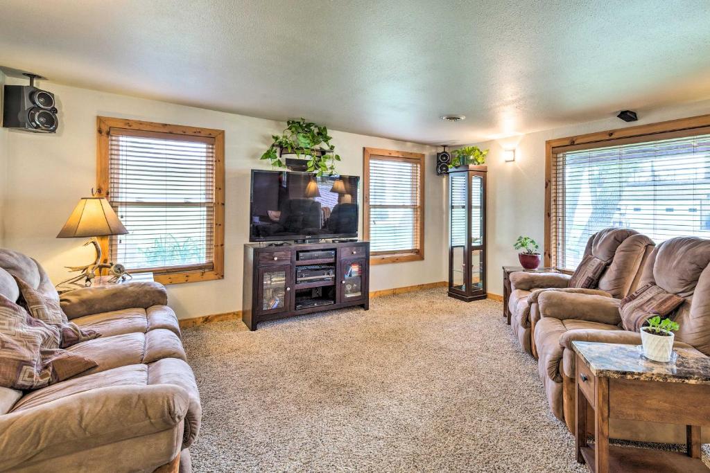 Family Home with Hot Tub - Walk to Johnson Lake! - image 4