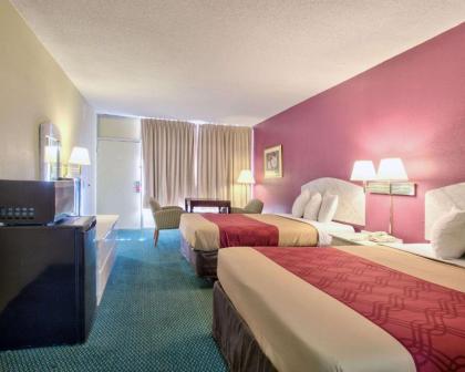 Econo Lodge Donalsonville - image 15