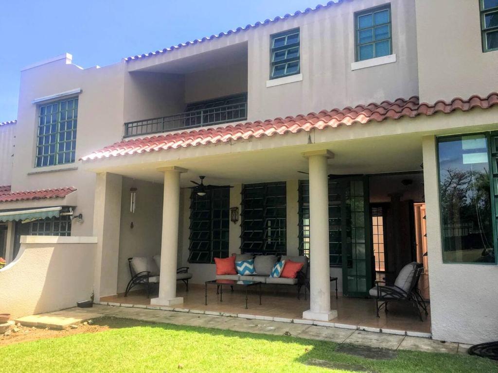 Villa Coral Reef- 4BR with community pool overlooking ocean - image 6