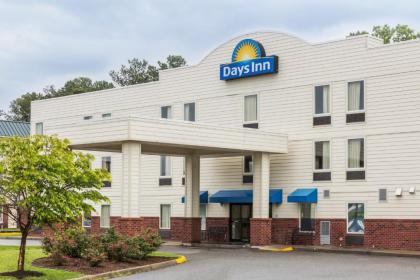 Days Inn by Wyndham Doswell At the Park - image 2