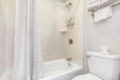 Adams Inn - image 2