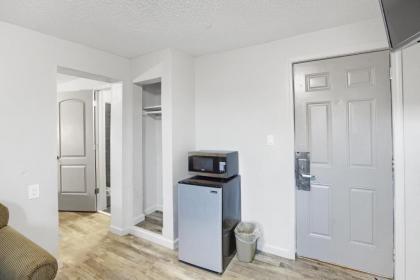 Adams Inn - image 4