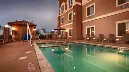 Best Western Douglas Inn & Suites - image 11