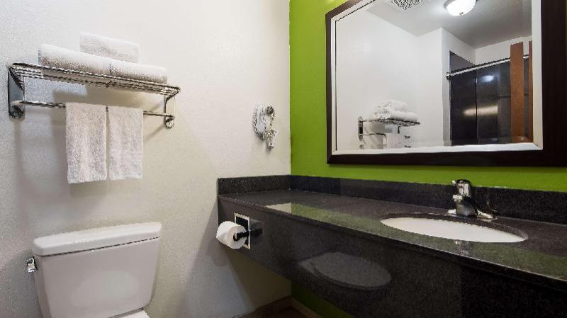 Best Western Douglas Inn & Suites - image 5