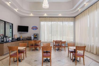 Baymont Inn and Suites Douglasville Atlanta - image 12