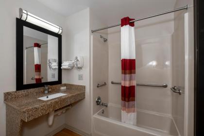 Red Roof Inn & Suites Dover Downtown - image 13