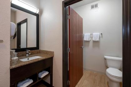 Red Roof Inn & Suites Dover Downtown - image 15