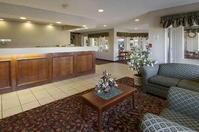 Baymont by Wyndham Dowagiac - image 3