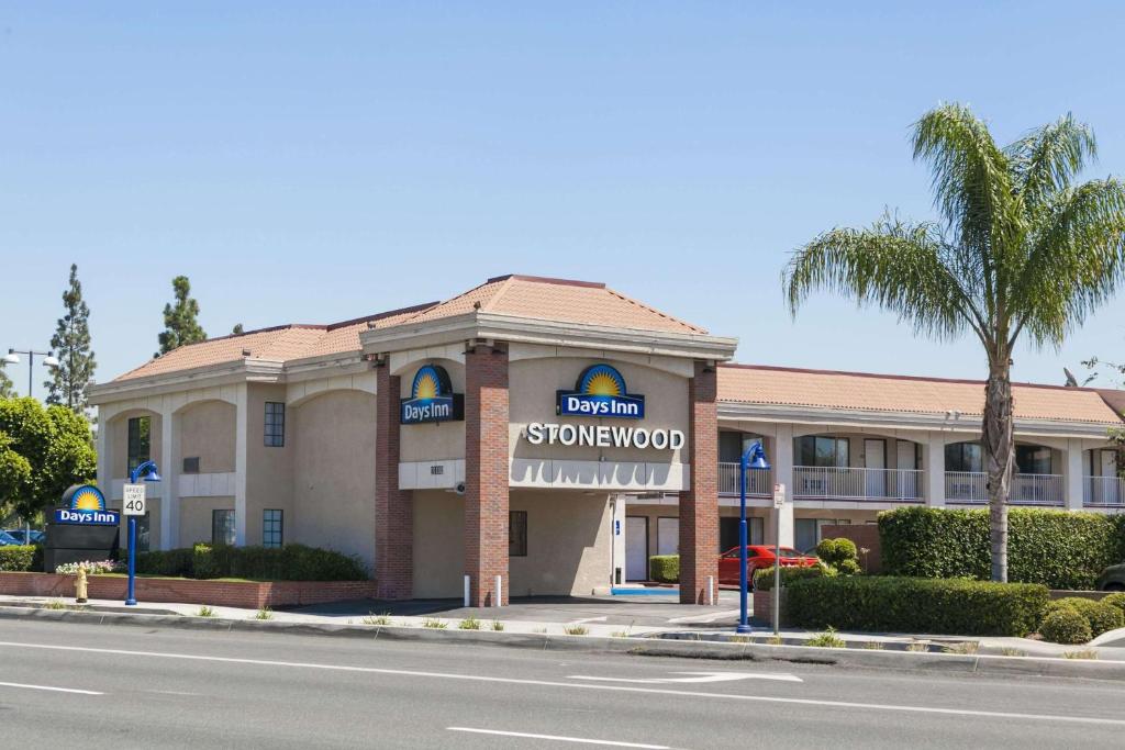 Days Inn by Wyndham Downey - main image