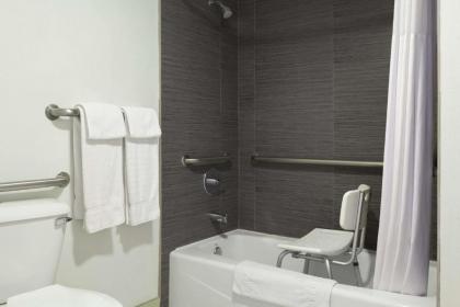 Days Inn by Wyndham Downey - image 5