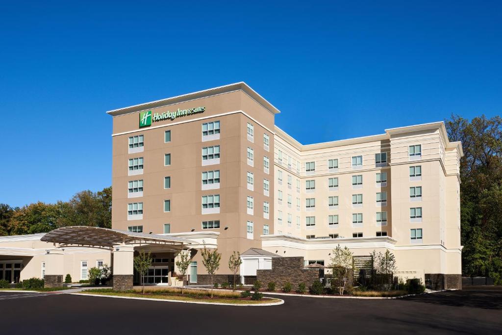 Holiday Inn & Suites Philadelphia W - Drexel Hill an IHG Hotel - main image