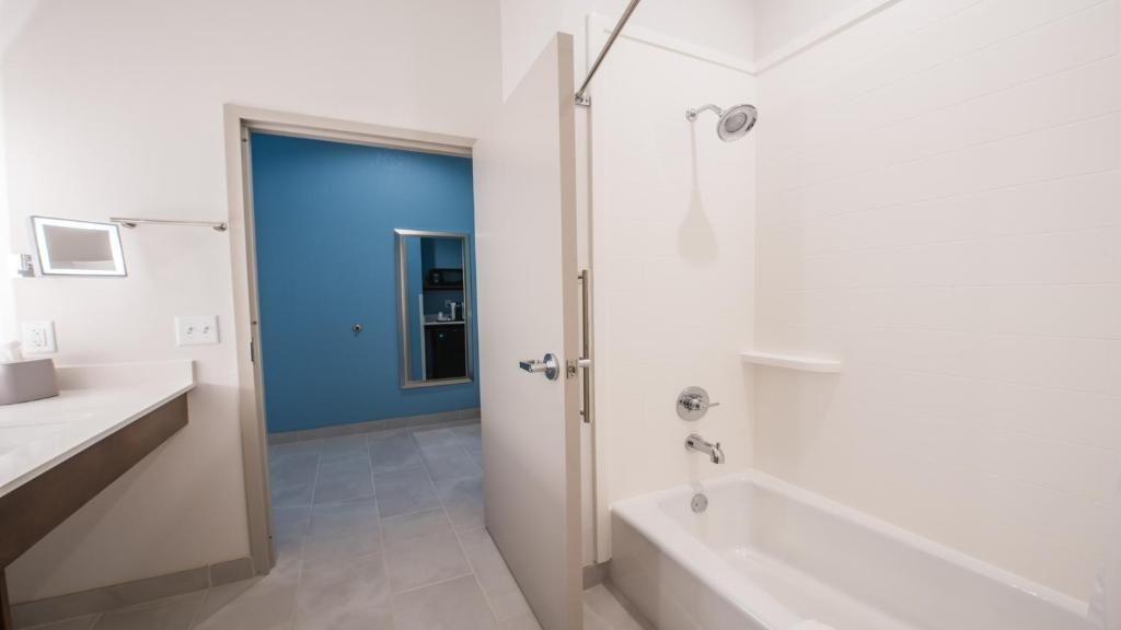 Holiday Inn Express & Suites - Dripping Springs - Austin Area an IHG Hotel - image 3