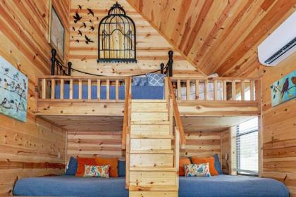 Arbor House of Dripping Springs - Finch House - image 5