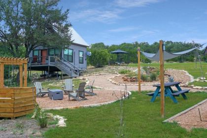 Arbor House of Dripping Springs - Safari House - image 2